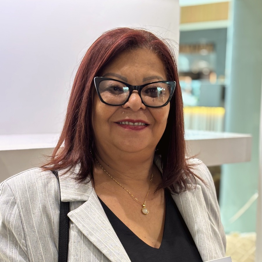 Cida Lima, terapeuta há mais de 40 anos e criadora da Formação Aura Master
